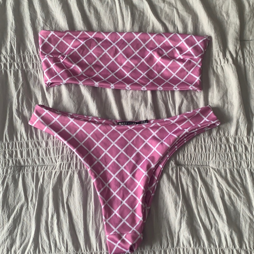 NWOT Pink Nasty Gal Bikini